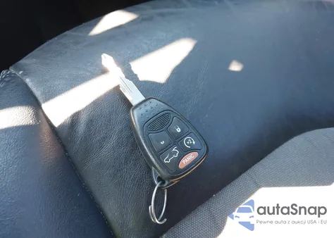 2013 Chrysler 200 Limited из США, поврежденный, VIN 1C3CCBCG3DN745136